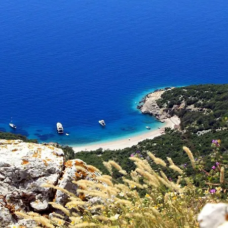 With Parking Space - 7983 Appartement Cres