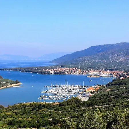 Apartments With Parking Space Cres - 7983 Lägenhet Cres