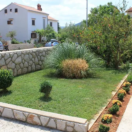 Apartments With Parking Space Cres - 7983 Lägenhet *