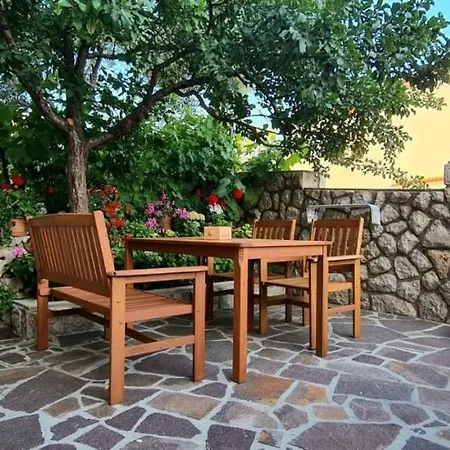 Apartments With Parking Space Cres - 7983 Lägenhet Cres