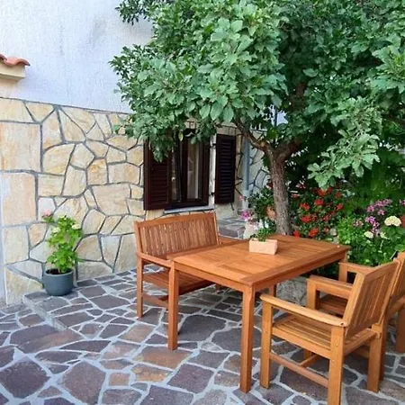 Lägenhet Apartments With Parking Space Cres - 7983 *